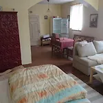 Chalupa Na Samote U Lesa Provodov (Zlin)