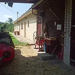 Chalupa Na Samote U Lesa Provodov (Zlin)