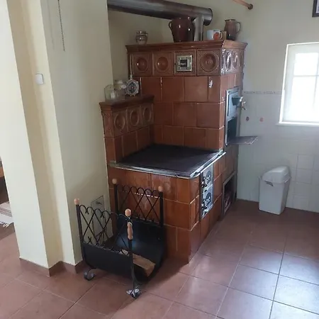 Chalupa Na Samote U Lesa