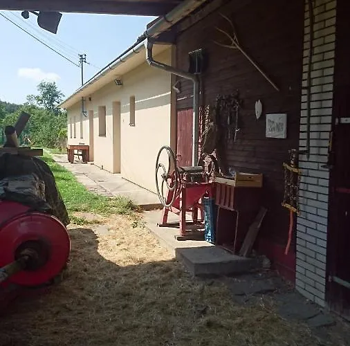Chalupa Na Samote U Lesa Provodov (Zlin)